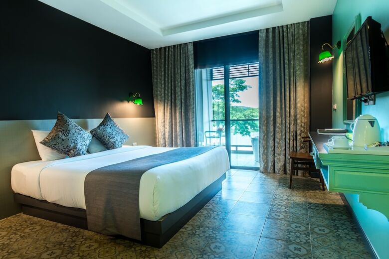 Chiangkhong Teak Garden Riverfront Hotel