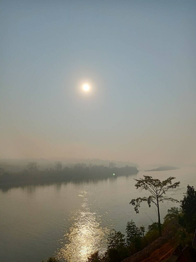 Chiangkhong Teak Garden Riverfront Hotel