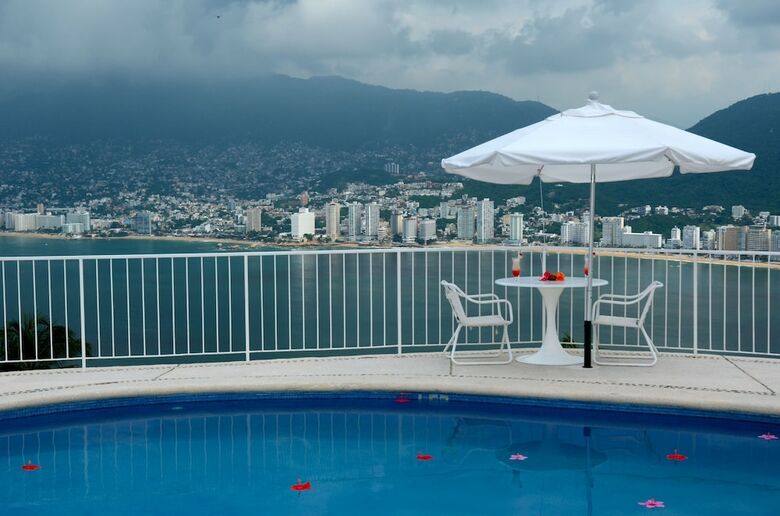 Hotel Las Brisas