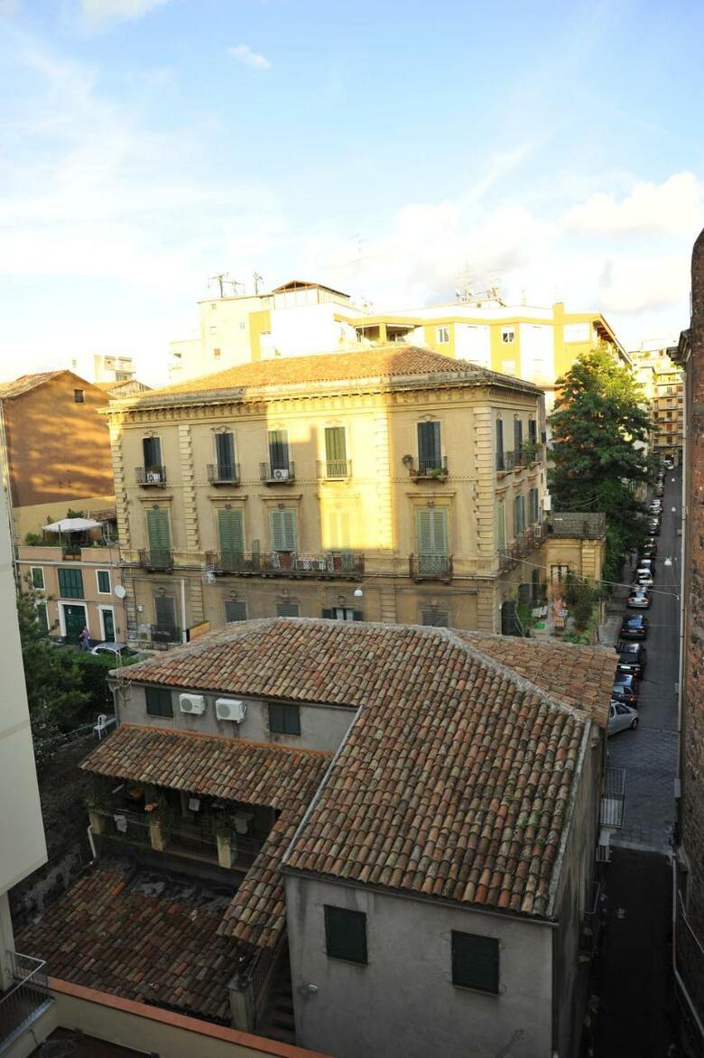 Hotel Etnea 454   Catania Luxury Rooms