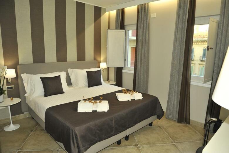 Hotel Etnea 454   Catania Luxury Rooms