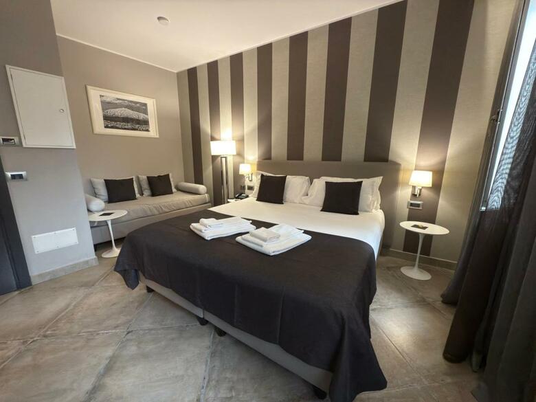 Hotel Etnea 454   Catania Luxury Rooms