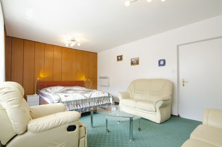 Hotel Apartments & Rooms Banich