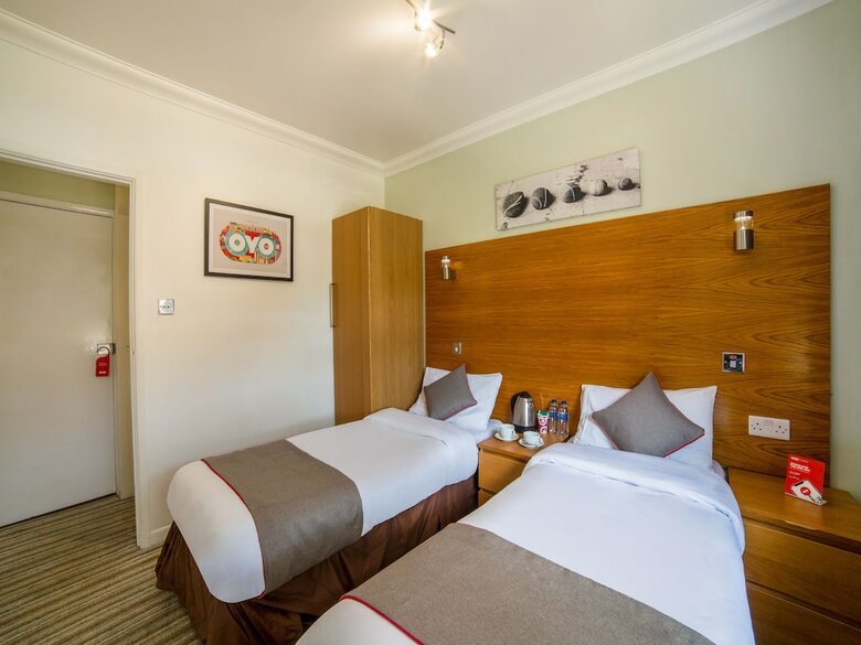 Oyo Kingsley Hotel