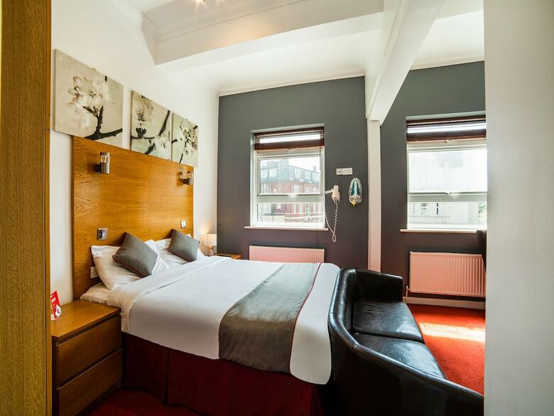Oyo Kingsley Hotel