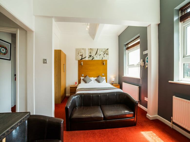Oyo Kingsley Hotel