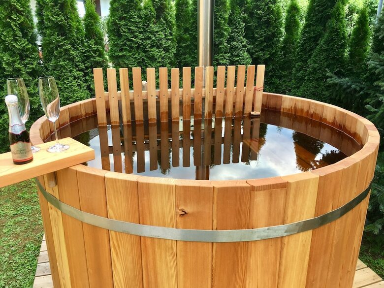Hotel J-max Apartments And Glamping Houses