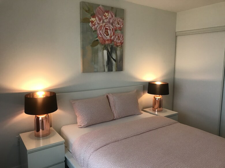 Private 5 Star Home 3br-2ba Downtown