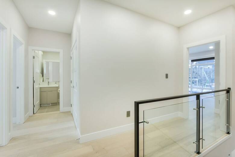 New Luxury Townhome 23