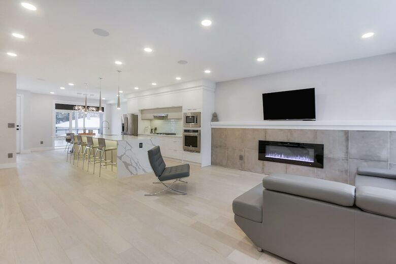 New Luxury Townhome 23