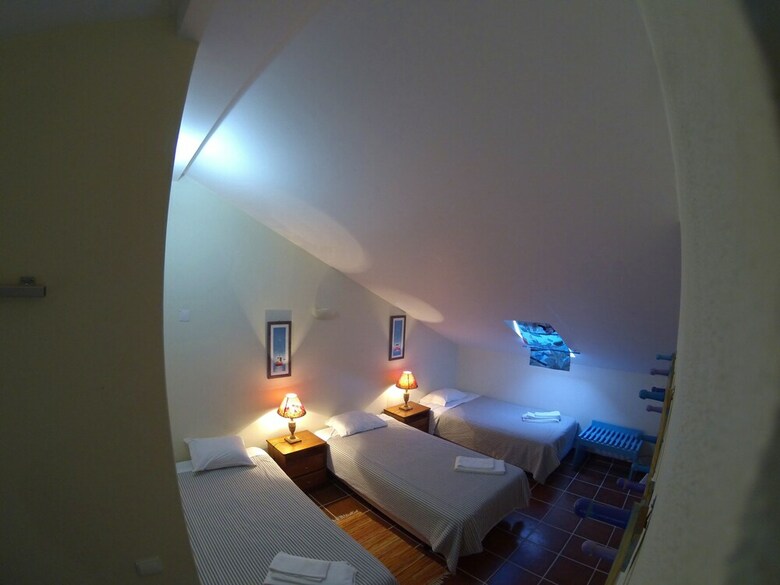 Hostal Supertubos Beach Hostel
