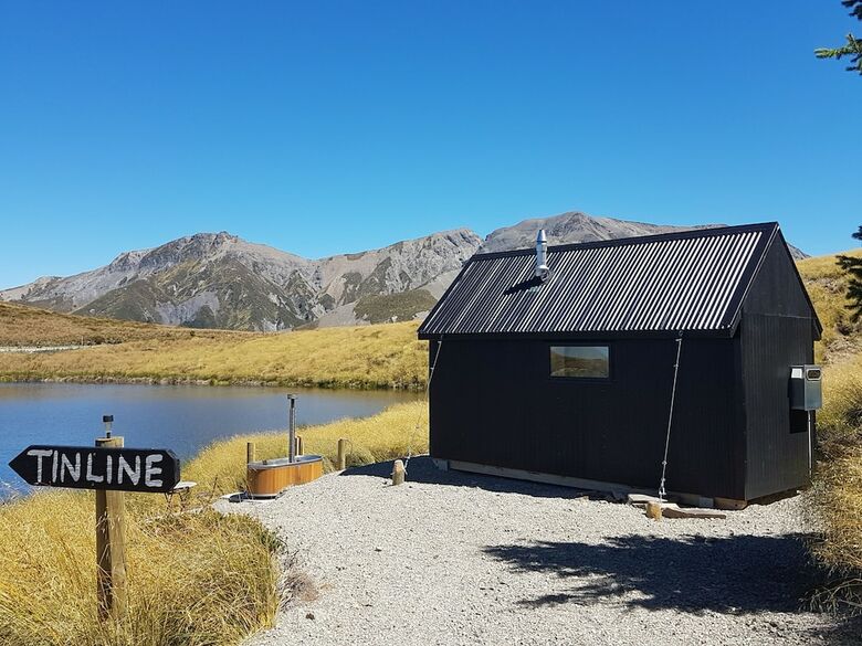 Cabana Lake Stella Mountain Retreat