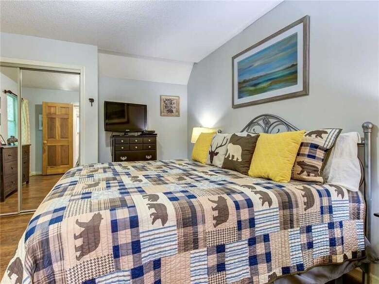 Eagles Nest II - Two Bedroom Cabin