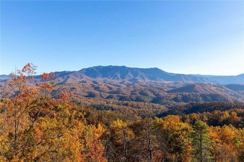 Great Smoky Lodge - Seven Bedroom Cabin