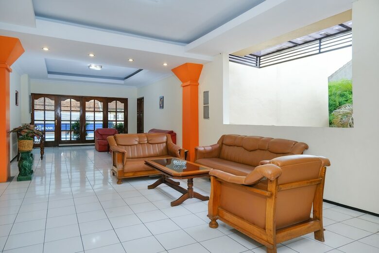 Hostal Oyo 206 Hotel Candra Kirana