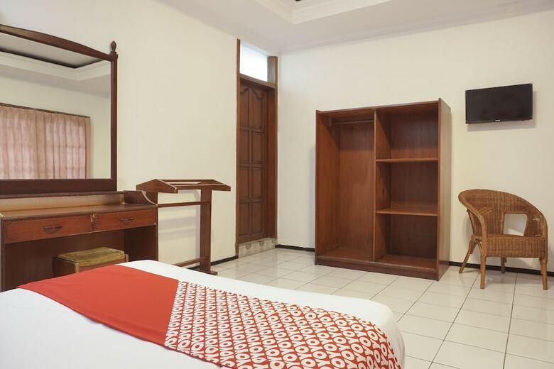 Hostal Oyo 206 Hotel Candra Kirana
