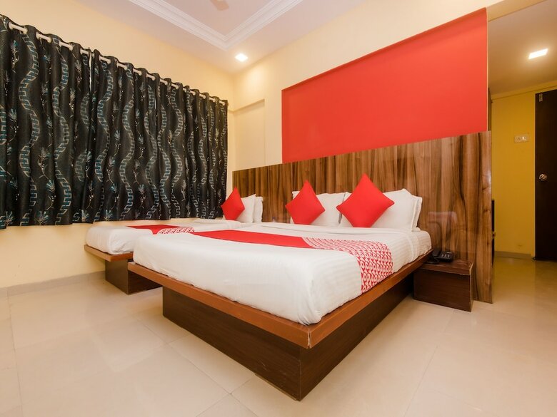 Oyo 13470 Hotel Symphony House