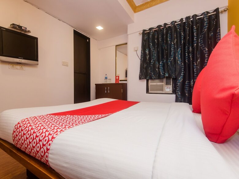 Oyo 13470 Hotel Symphony House