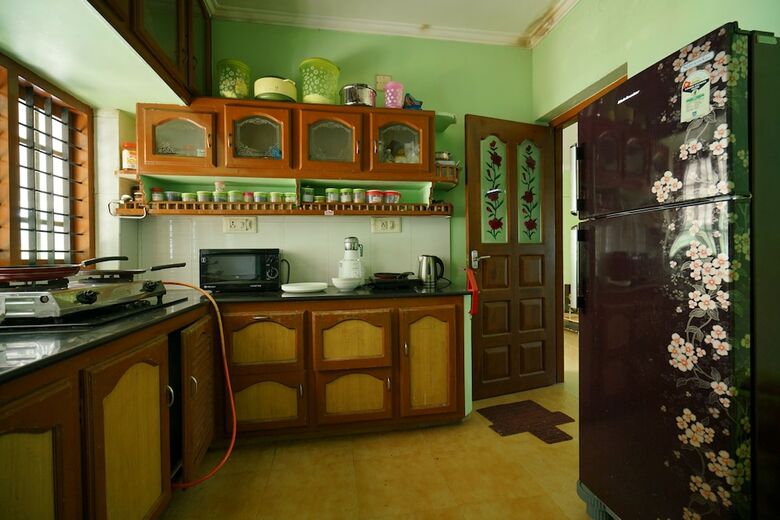 Hotel Oyo 23359 Home Elegant 2bhk Munnaar Bypass