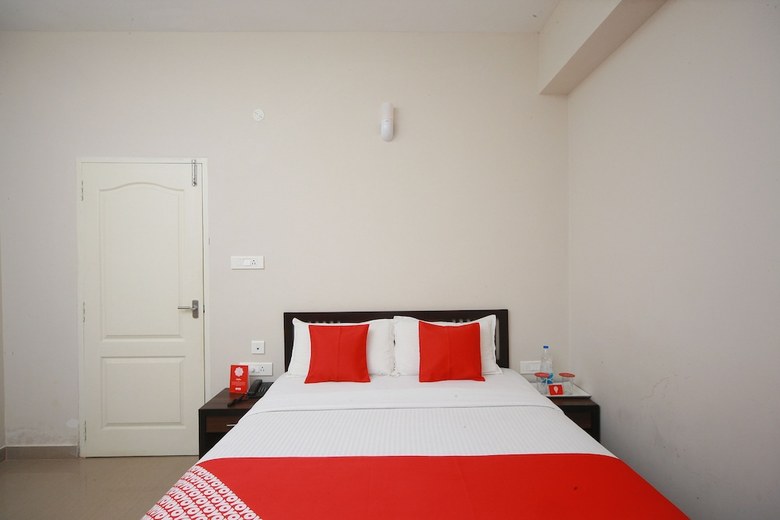 Hotel Oyo 27660 Aptin Vanila Suites
