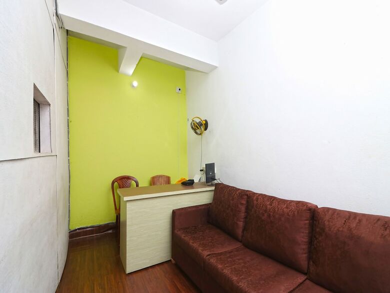 Hotel Oyo 7111 Fanindra Guest House