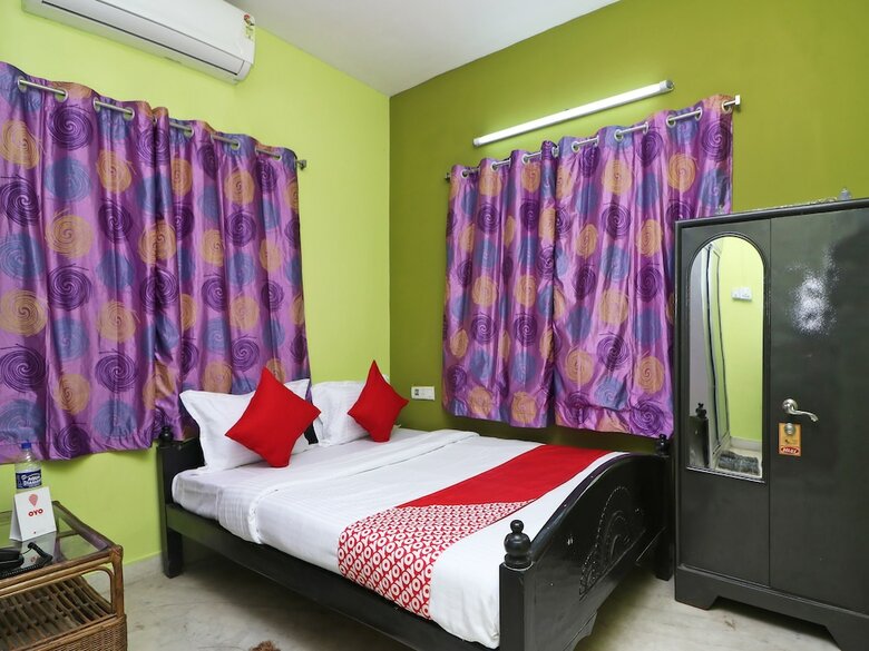 Hotel Oyo 7111 Fanindra Guest House