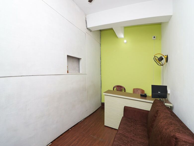 Hotel Oyo 7111 Fanindra Guest House