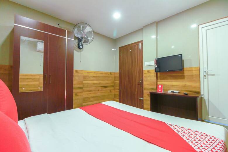 Oyo 26990 Hotel Ivory Grande