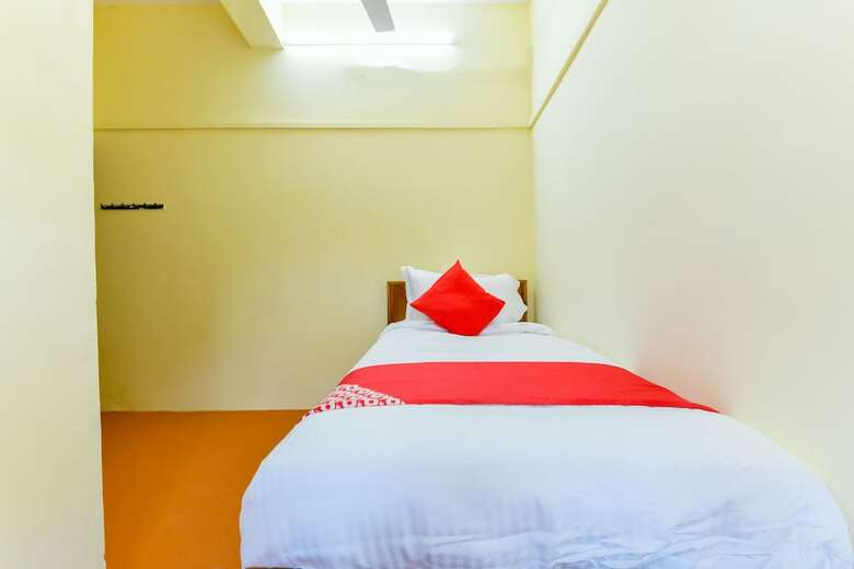 Hotel Oyo 24607 Lotus Residency