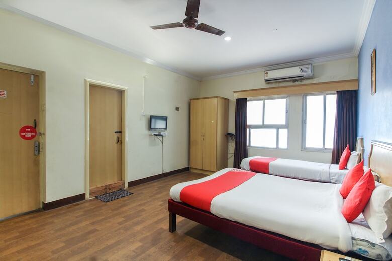 Hotel Oyo 12237 Royal Suite