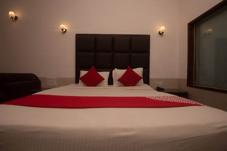 Hotel Oyo 19145 Martins Inn