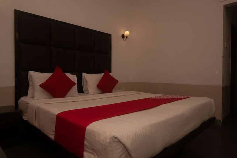 Hotel Oyo 19145 Martins Inn