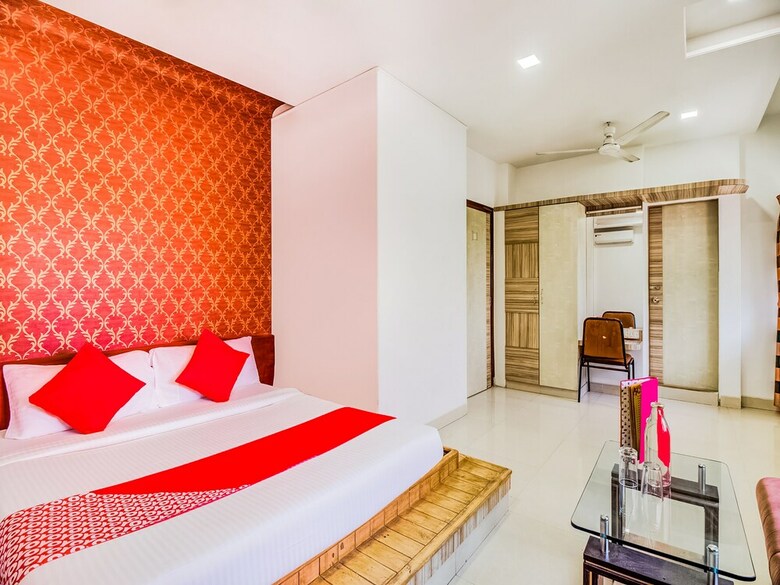 Oyo Flagship 19825 Hotel Panchratna