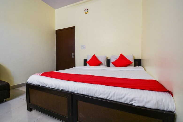 Oyo 16940 Hotel Royal Murli