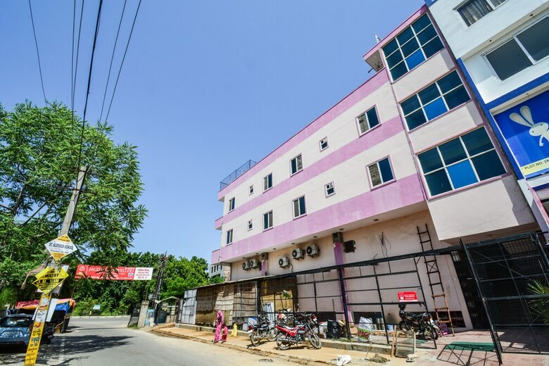 Oyo 16940 Hotel Royal Murli