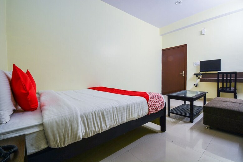 Oyo 16940 Hotel Royal Murli