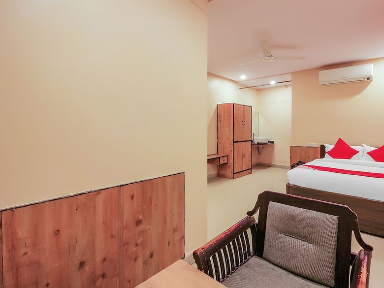 Hotel Oyo 18926 Tourist Krishna Inn