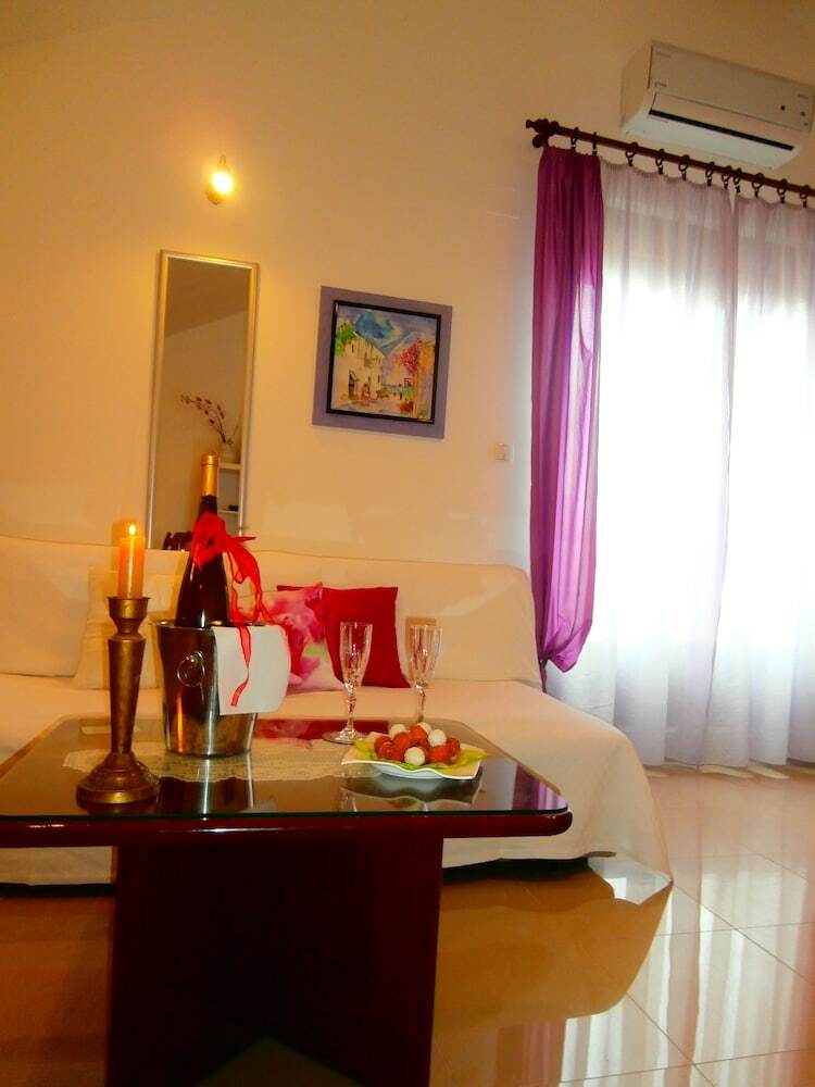 Hotel Apartments Song