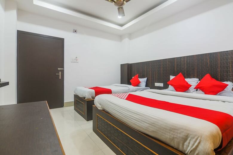 Oyo 23304 Hotel Shiva