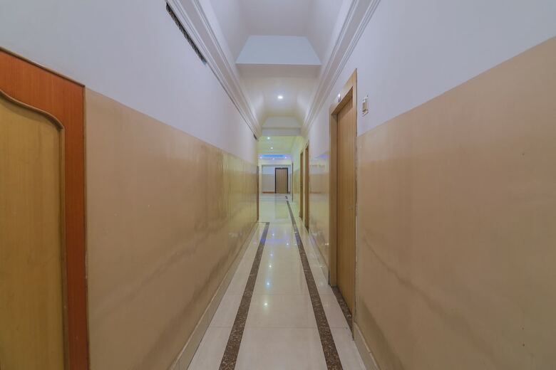 Oyo 23304 Hotel Shiva
