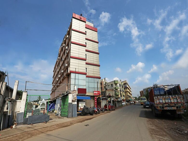 Hotel Oyo 24149 Flagship Kamala Inn Vip Road