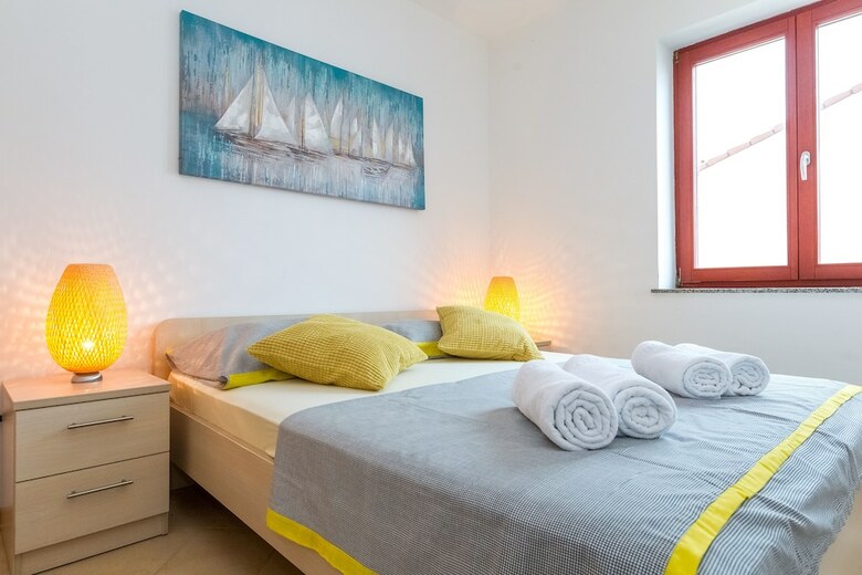 Maru Apartments