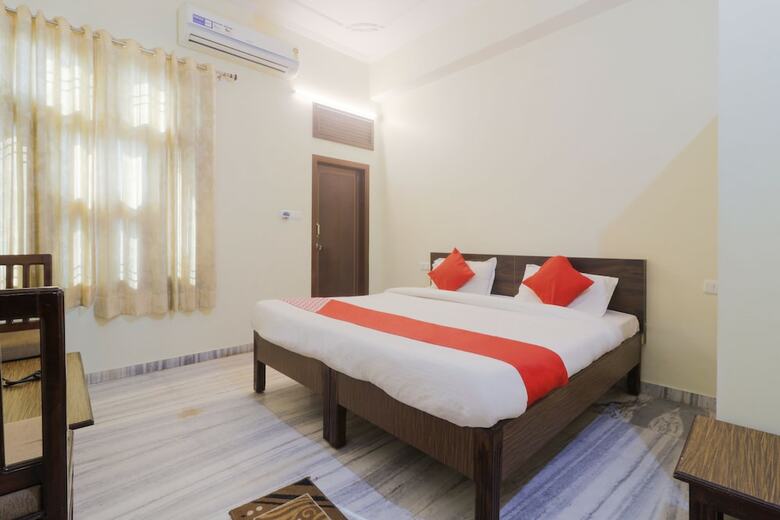 Oyo 24535 Hotel Payas