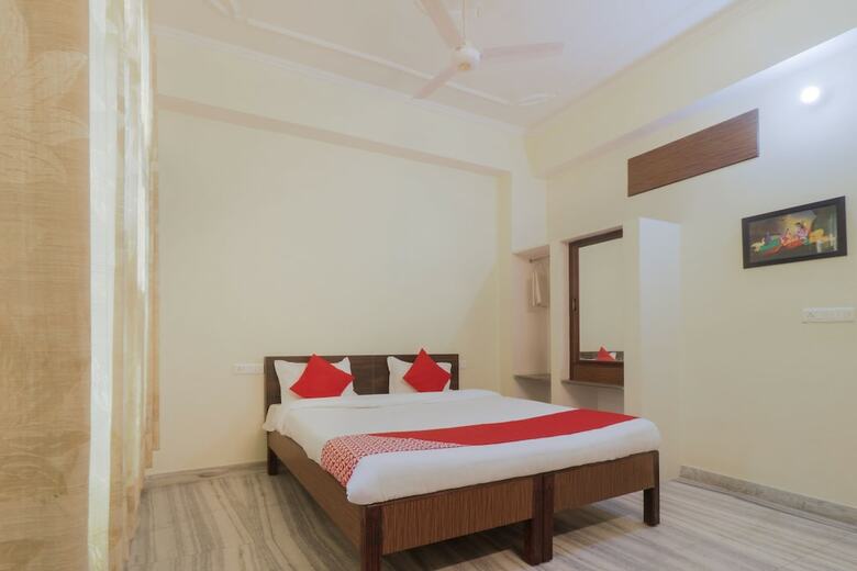 Oyo 24535 Hotel Payas
