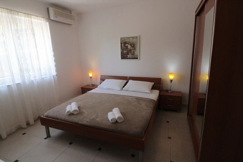 Hotel Studios & Rooms Fiesta