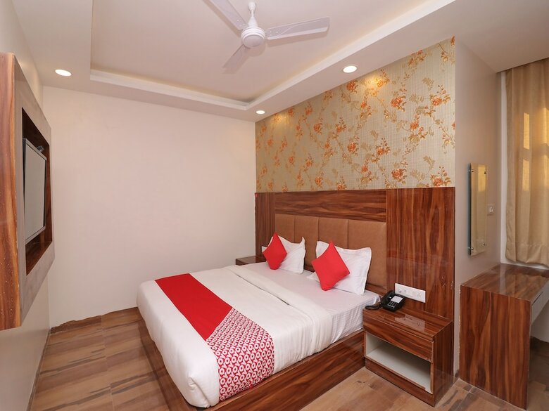 Oyo 27009 Hotel Olivia Inn