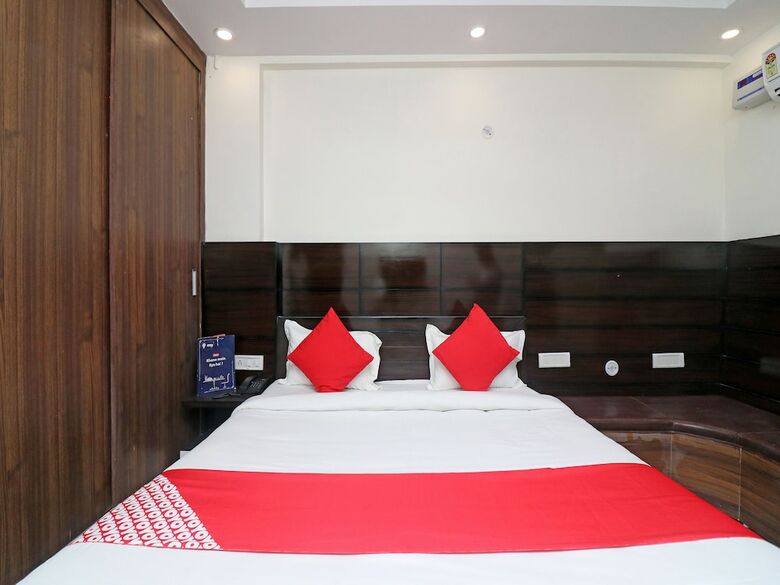Oyo 26170 Hotel Manzana
