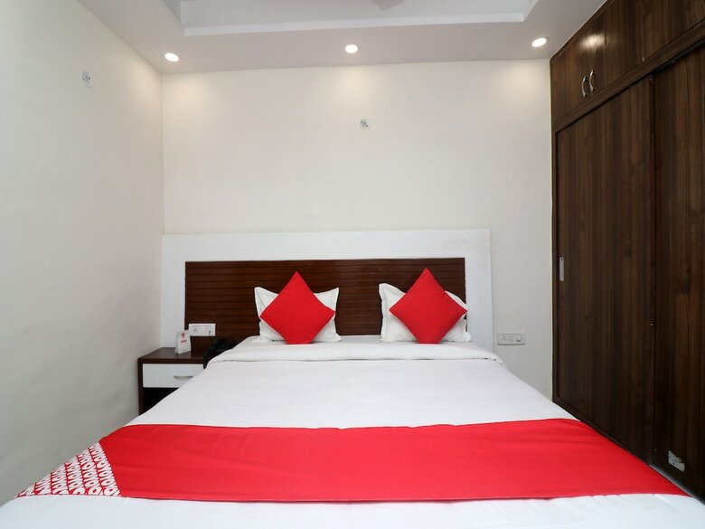 Oyo 26170 Hotel Manzana