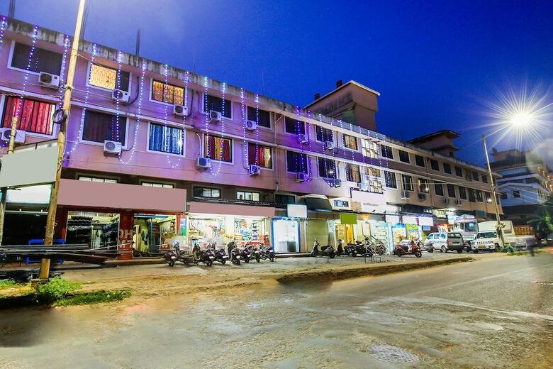 Hotel Oyo 23035 Srinivas Residency