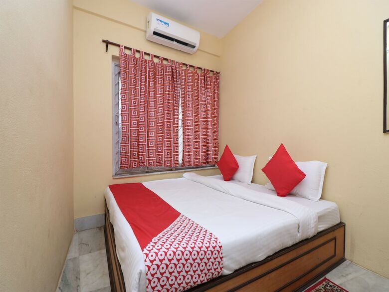 Hotel Oyo 14232 Behala Guest House